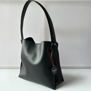 Eco-Friendly Vegan Leather Shoulder Bag – Minimalist Black Tote, Large Hobo Bag for Women, Work & Everyday Bag