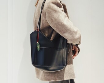 Vegan Leather Hobo Bag - Spacious Shoulder Tote -  Minimalist Everyday Handbag with Make up Pouch