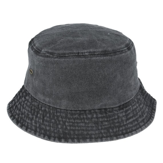 Cómo llevar el bucket hat o sombrero de pescador con estilo