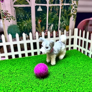 Poseerbaar miniatuurbeeldje Siberische husky puppyhond
