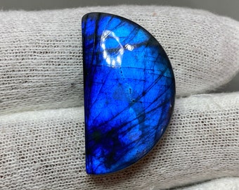 Blauwe opvallende cabochon labradoriet, handgemaakte edelsteen (32 x 18 x 8 mm)