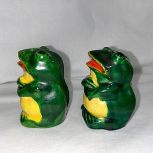Vintage FROG SALT & PEPPER Shakers Japan