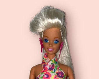 1993 GLITTER HAIR BARBIE Doll Wearing Great Weekend Halter Dress