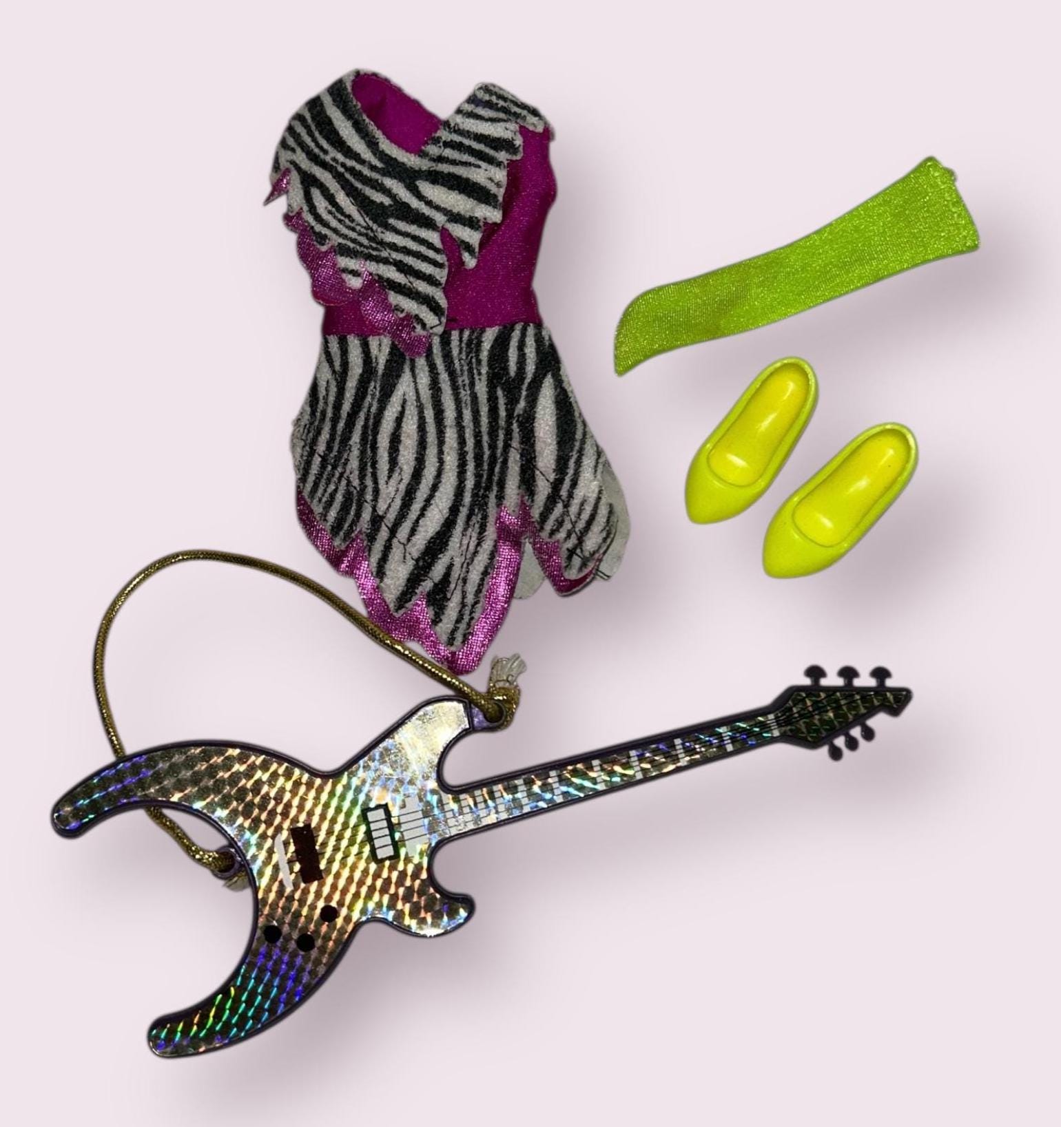 1986 JEM & the HOLOGRAMS PIZZAZZ Misfits Doll Truly Outrageous