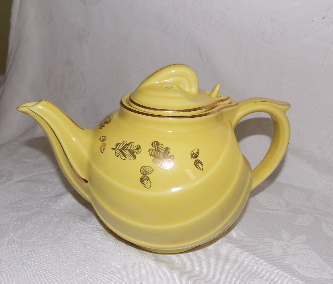 Vintage HALL YELLOW TEAPOT With Gold Oak Leaves Etsy