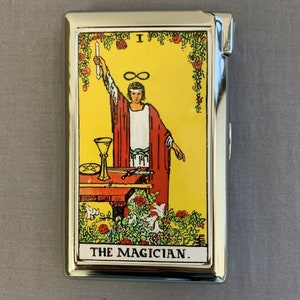 Premium Magier Tarot-Karte Gelenk Zigaretten Aufbewahrungsbox mit eingebautem Butanfeuerzeug für King & 100's