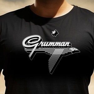 Grumman Aircraft Engineering Corporation Company Retro Logo Art Men&#39;s classic tee