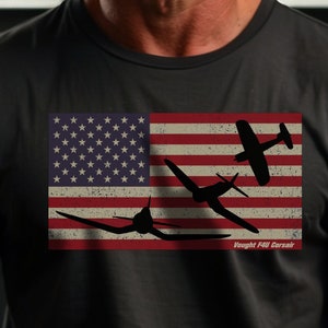 Vought F4U Corsair American WW2 Plane USA Patriotic Flag Men&#39;s classic tee