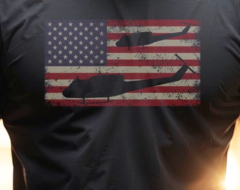 UH1 Huey Helicopter USA Vintage American Flag Unisex T-shirt Gift