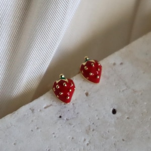 Tiny Strawberry Stud Earrings – 14K Gold Enamel Cottagecore Jewelry (5.5x7mm)