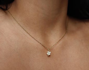 18K Gold Clover Necklace – Dainty Cubic Zirconia Charm Pendant