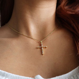 Sparkly Cross Necklace, Elegant Cross Jewelry, Gift for Her, Spiritual Jewelry, Aesthetic Necklace for Her, Protective Jewelry, Statement