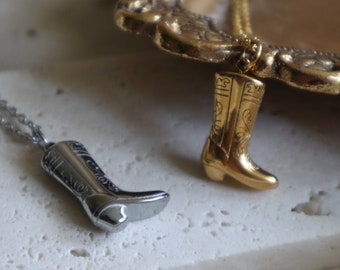 Cowboy Boot Necklace – Stainless Steel Western Jewelry (24x13.2x4.6mm)