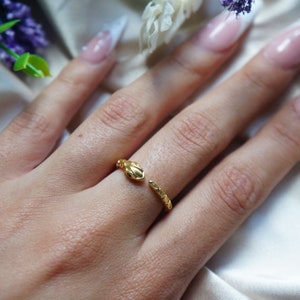 Bague Ouroboros, bague réglable en or, bague serpent, cadeau pour elle, bague serpent, inspiration mythologique, bague empilable, bijoux minimalistes, zircons cubiques