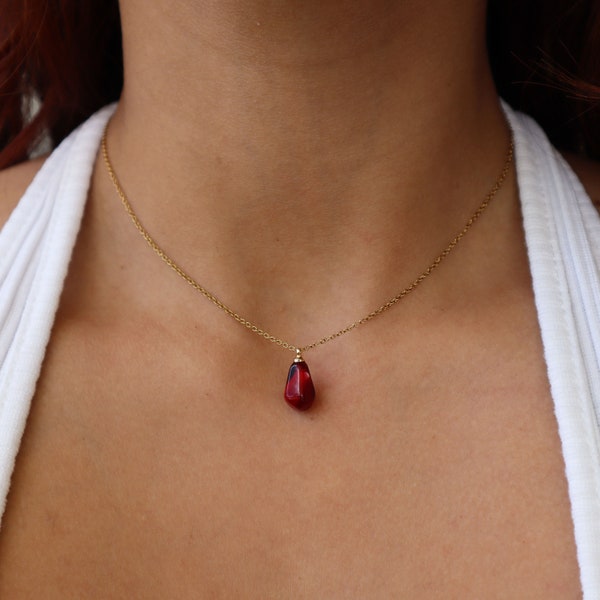 Tiny Pomegranate Seed Necklace, Aesthetic Fruit Jewelry, Summer Necklace for Her, Pomegranate Necklace, Dainty Jewelry, Fruit Necklace