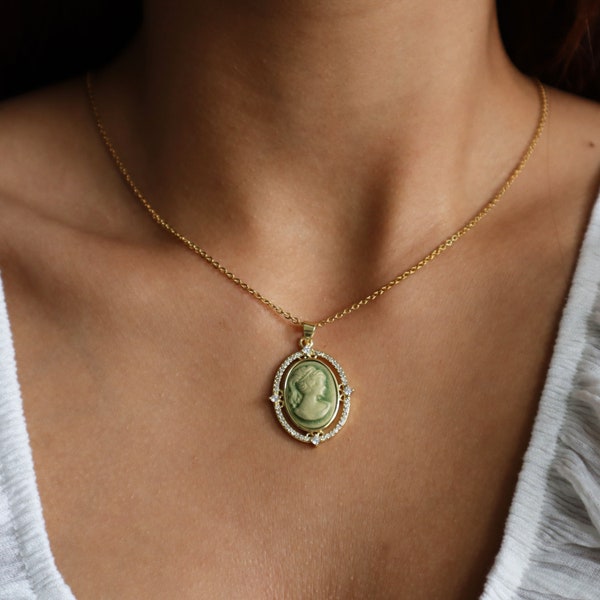 Green Vintage Cameo Necklace, Cameo Jewelry for Her, Vintage Inspired Jewelry, Dark Academia Jewelry, Gift for Her, Statement Necklace