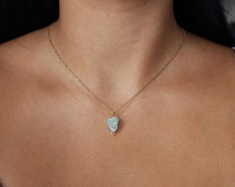 Raw Aquamarine Necklace – Minimalist Natural Gemstone Jewelry – Spiritual Crystal Pendant