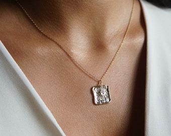 Sun Moon Medallion Necklace – Vintage Inspired 16K Gold Charm Celestial Layering Jewelry