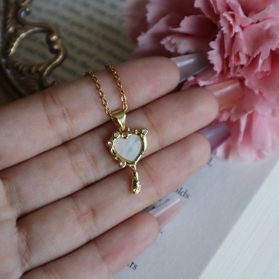Heart Mirror Necklace – Fairytale Gold Shell Pendant Jewelry