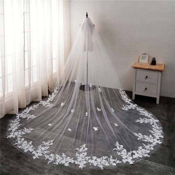 Long Wedding Veil with Exquisite Floral Lace Embellishments – Timeless Elegance for Your Unforgettable Day