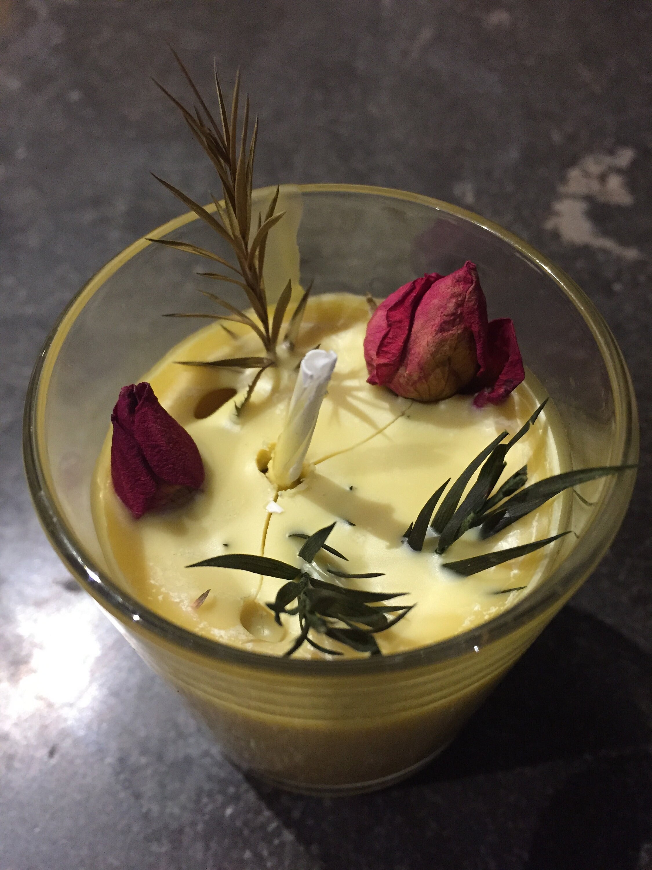 Bougie à La Cire d'abeille et Fleurs Séchées