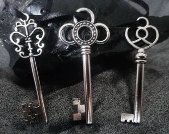 Hecate Silver 3 Key Set | Goddess Hekate | maiden mother crone | evil protection | witchcraft pendant | vintage | wiccan pagan altar decor