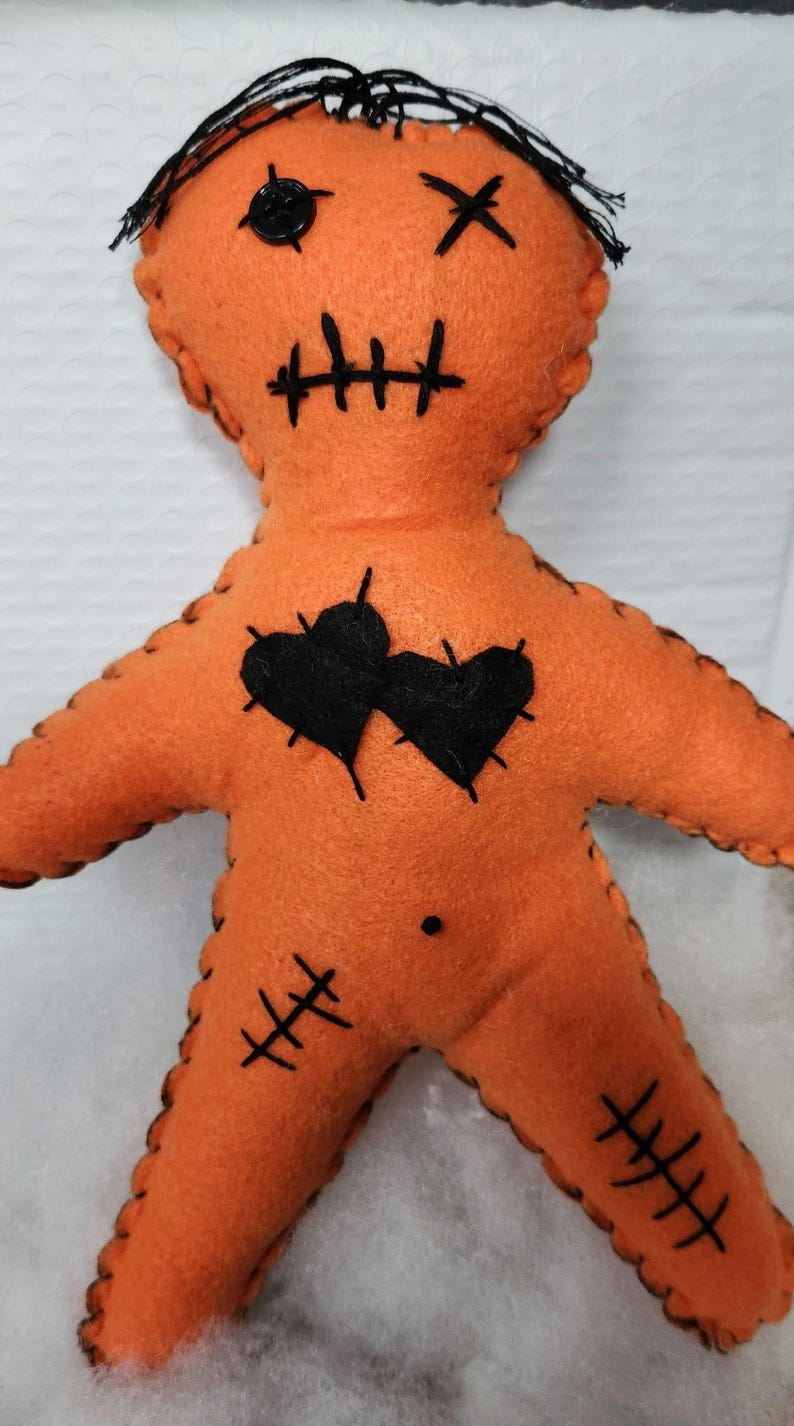 Muñeco Vudú De 25 Cm | Figura Decorativa De Tela Y Relleno, Ideal Para Regalos Originales, Colección O Ambientación Temática