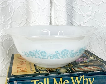 Vintage Glasbake Maid of Honor White and Blue Mixing Bowl, Pyrex Nesting Bowl, J-2355, 16, Milk Glass Maid of Honor Cinderella Bowl