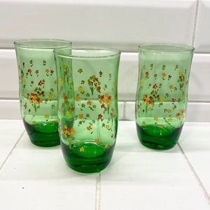 Vintage Libbey Emerald Green Dainty Floral Drinking Glasses, Vintage Libbey Glasses, Vintage Floral Glasses, Crazy Daisy, Set of 3