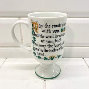 ヴィンテージ エネスコ セント パトリックス デー アイリッシュ コーヒー カップ、ヴィンテージ セント パトリックス デー、アイリッシュ コーヒー カップ、ヴィンテージ シャムロック デコレーション、キッチュなアイリッシュ デコレーション