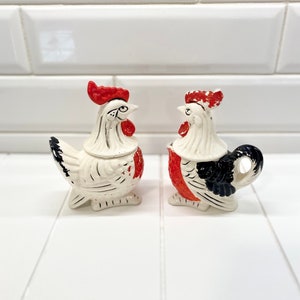 Vintage Japan Hahn und Henne Salz und Pfeffer, Milchkännchen und Zucker, Landhausküche, modernes Bauernhaus, Vintage Küche, Hahn Dekor