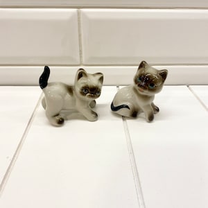 Vintage Tiny Ceramic Siamese Cat Kitten Figurines, Vintage Cat Collectibles, Vintage Cat Decor, Kitten Decor, Kitty Cat, Set of Two