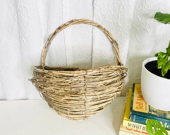 Vintage Boho Wicker Hanging Wall Basket, Vintage Hanging Basket, Boho Home Decor, Vintage Organization, Hanging Planter, Hippie Home