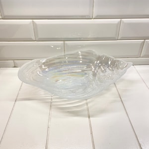 Vintage Large Opalescent Seashell Bowl, Vintage Beach Decor, Beach House Decor, Large Shell Dish, Vintage Iridescent Shell Bowl