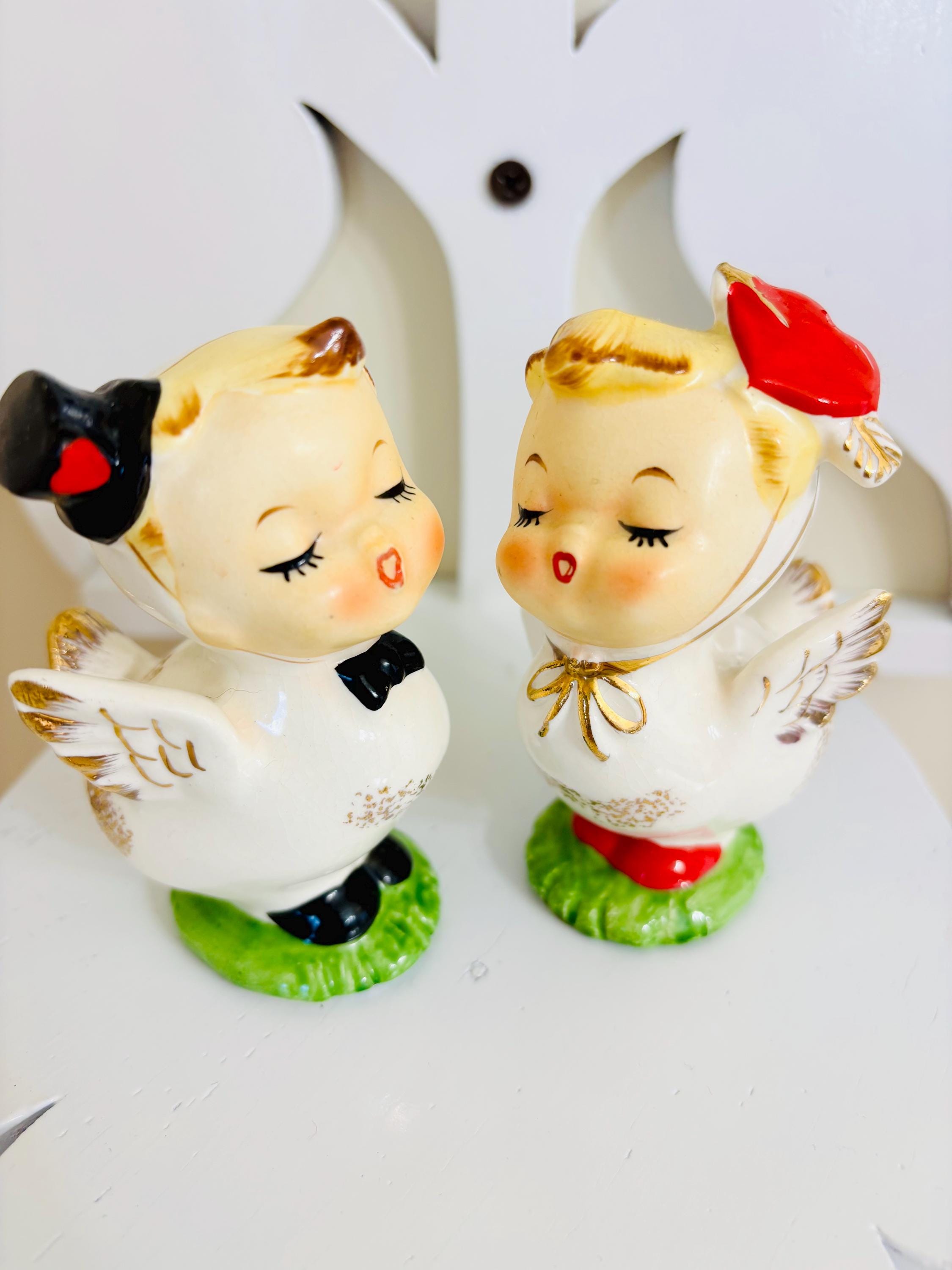 Vintage Napco Kissing Birds Salt and Pepper Shakers, 1950s