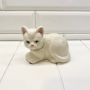 Vintage Ceramic Kitschy Cat Figurine, Kitschy Decor, Vintage Cat Decor