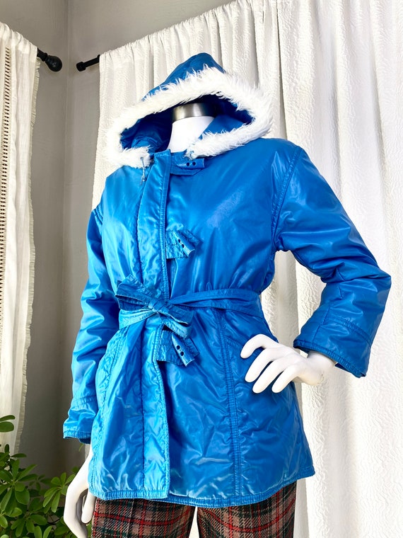 Vintage 1970s Chalet Bright Blue Puffer Jacket, V… - image 6