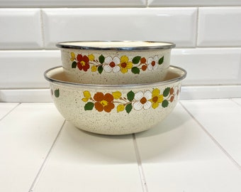 Vintage Floral Metal Mixing Bowls, Daisy Mixing Bowls, Pansy Mixing Bowls, Steel Mixing Bowls, Vintage Bakeware, Set of 2