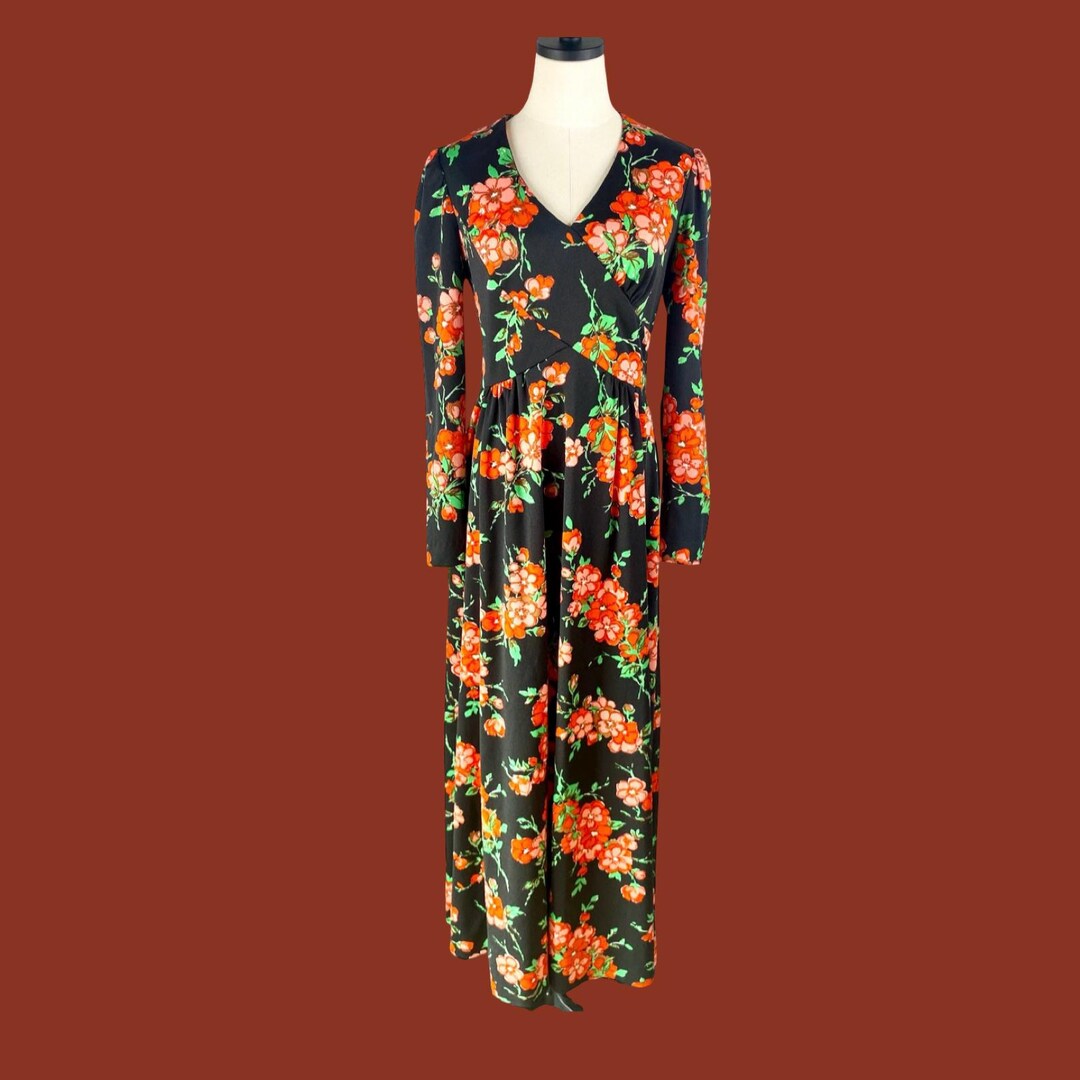 pink satin dress The Singer's Education Color:Brown Floral Korean Winter Casual Dress To translate DE