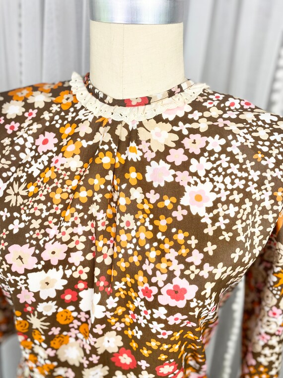 Vintage 1960s Crepe Rayon Bright Floral Day Dress… - image 3
