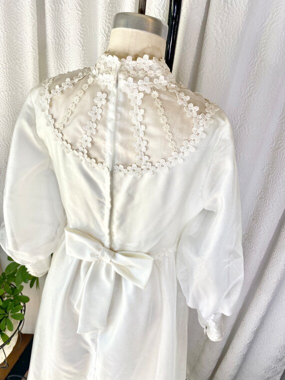 Vintage Iridescent White Daisy Wedding Dress, Boh… - image 8