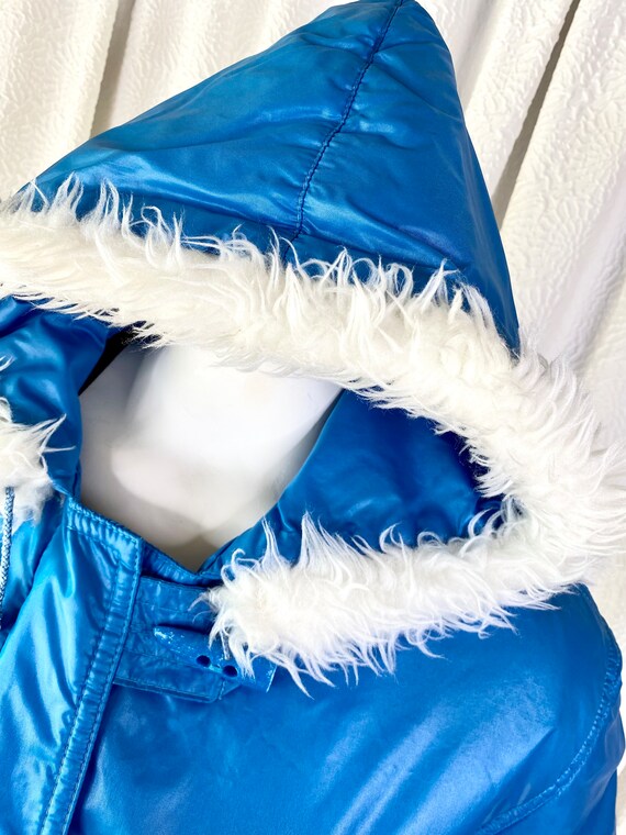 Vintage 1970s Chalet Bright Blue Puffer Jacket, V… - image 3