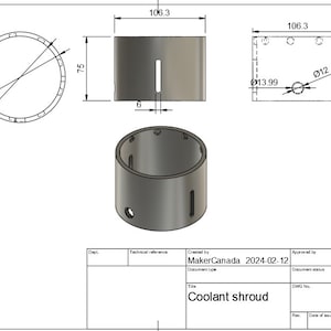 Może przedstawiać: Rysunek techniczny osłony chłodnicy z wymiarami w centymetrach. Rysunek przedstawia widok z góry, widok z boku i model 3D osłony. Osłona ma kształt cylindryczny o średnicy 9,5 cm i wysokości 10,8 cm. Osłona ma otwór na górze o średnicy 1,3 cm. Rysunek zawiera również tekst "Osłona chłodnicy" i datę "2024-02-12".