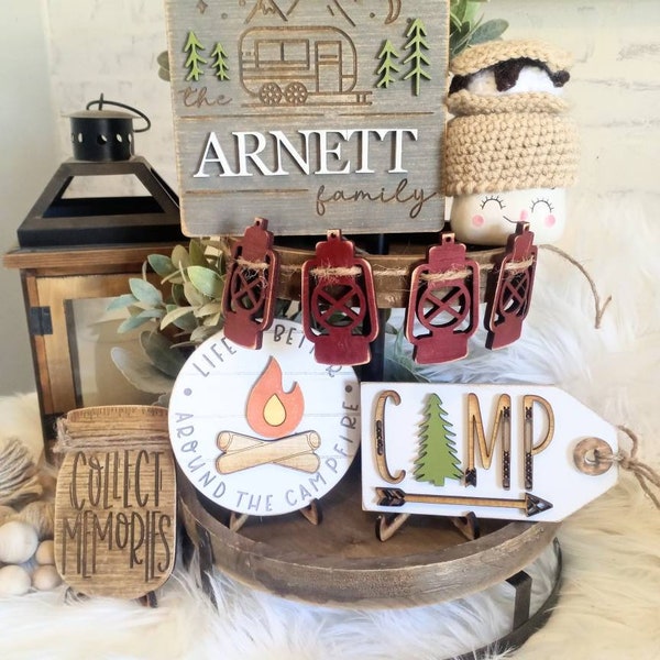 bandeja de nivel de camping.. decoración del camping.. smores.. familia personalizada.. señales de camping.. mini señales de camping.. Me encanta acampar.. campista.. decoración camper..