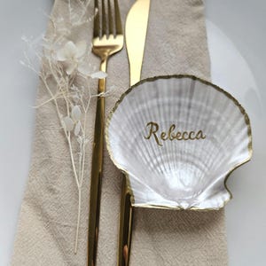 Personalised Scallop Shell Place Cards | Real Seashell Wedding Name Tags | Hand Painted Pearl Finish | Coastal Decor | Beach Wedding Favour