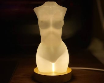 Lampe femme nue, sculpture de corps de femme, torse féminin nu, femme nue