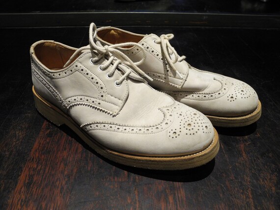 Tricker's store derby brogue