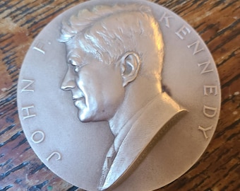 計2品①モスクワオリンピック記念セット②ジョン・F・ケネディ記念硬貨