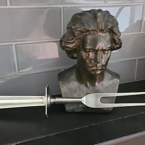 Antike Tranchiergabel mit Griff aus Sterlingsilber, ca. 1930er Jahre, Muster International Deerfield-Beacon Hill, elegantes Servierbesteck aus der Art-déco-Ära.