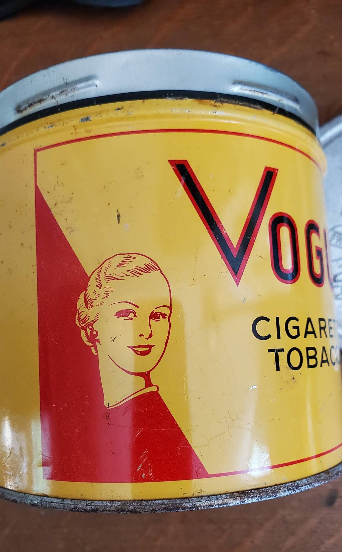 Vintage 1950's Vogue Cigarette Tobacco Tin Vibrant Colors, Round Tobacco  Tin Litho Design With Lid, MCM Fresh Girl Graphics, Collectors Find